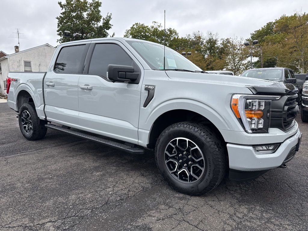 2023 Ford F-150 XLT photo 2