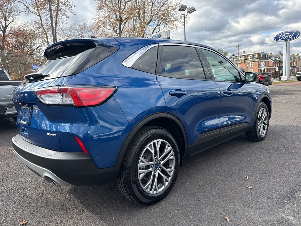 2022 Ford Escape SEL photo 4
