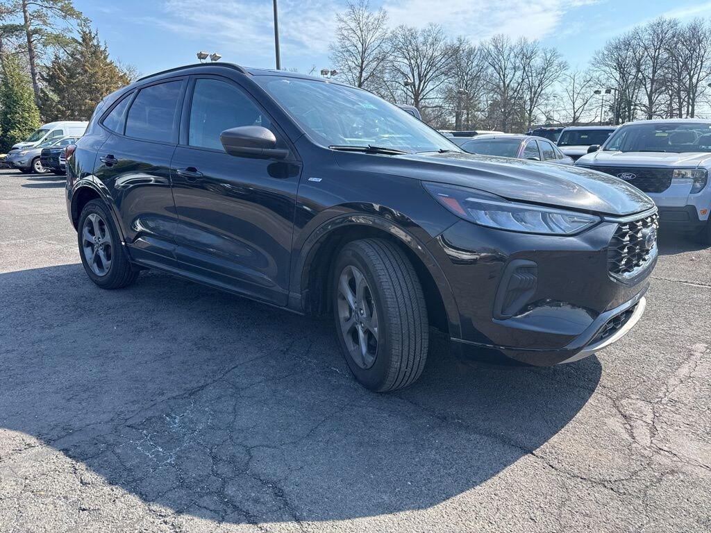 Used 2023 Ford Escape ST-Line with a Moonroof SUV