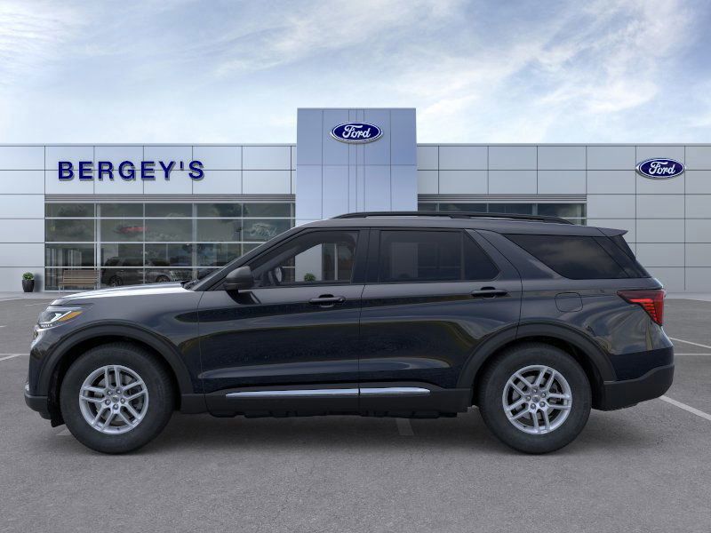 2025 Ford Explorer photo 2