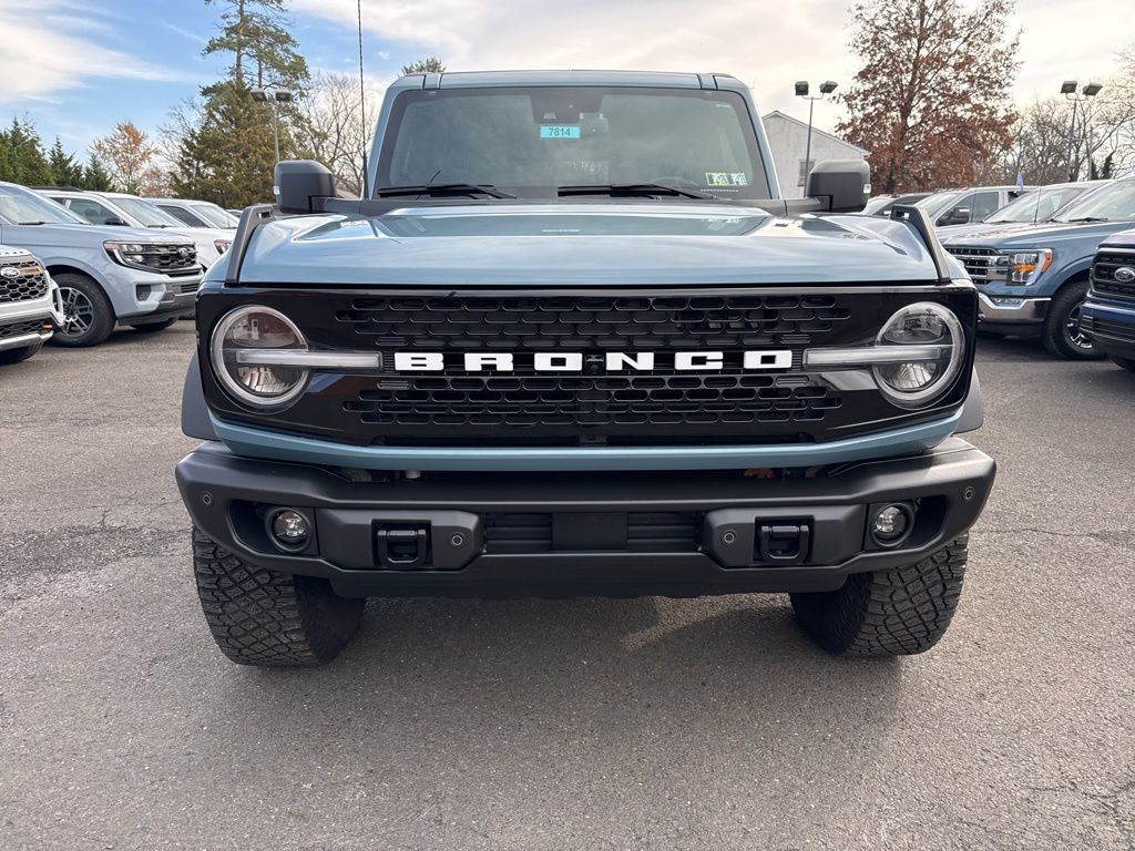 2023 Ford Bronco Wildtrak photo 2