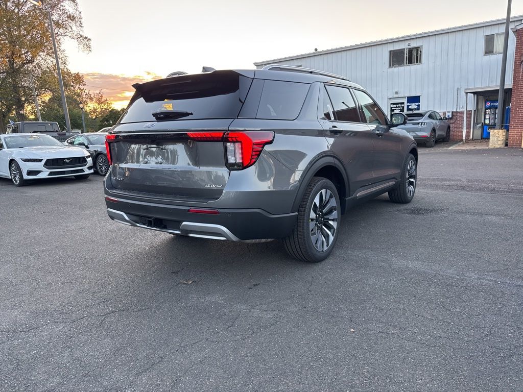 2025 Ford Explorer Platinum photo 3
