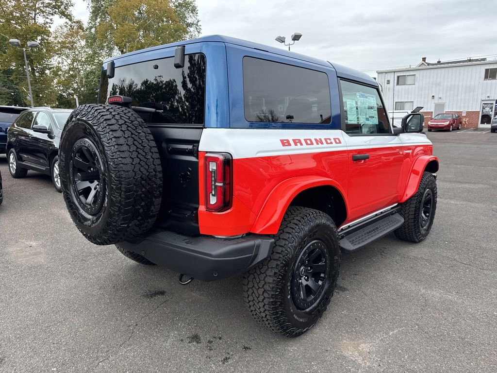 2025 Ford Bronco First Edition photo 3