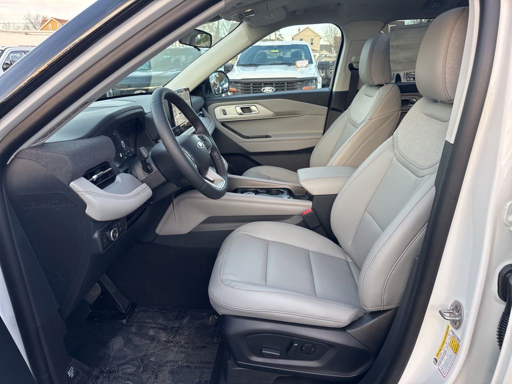 2026 Ford Explorer Active - Photo 6