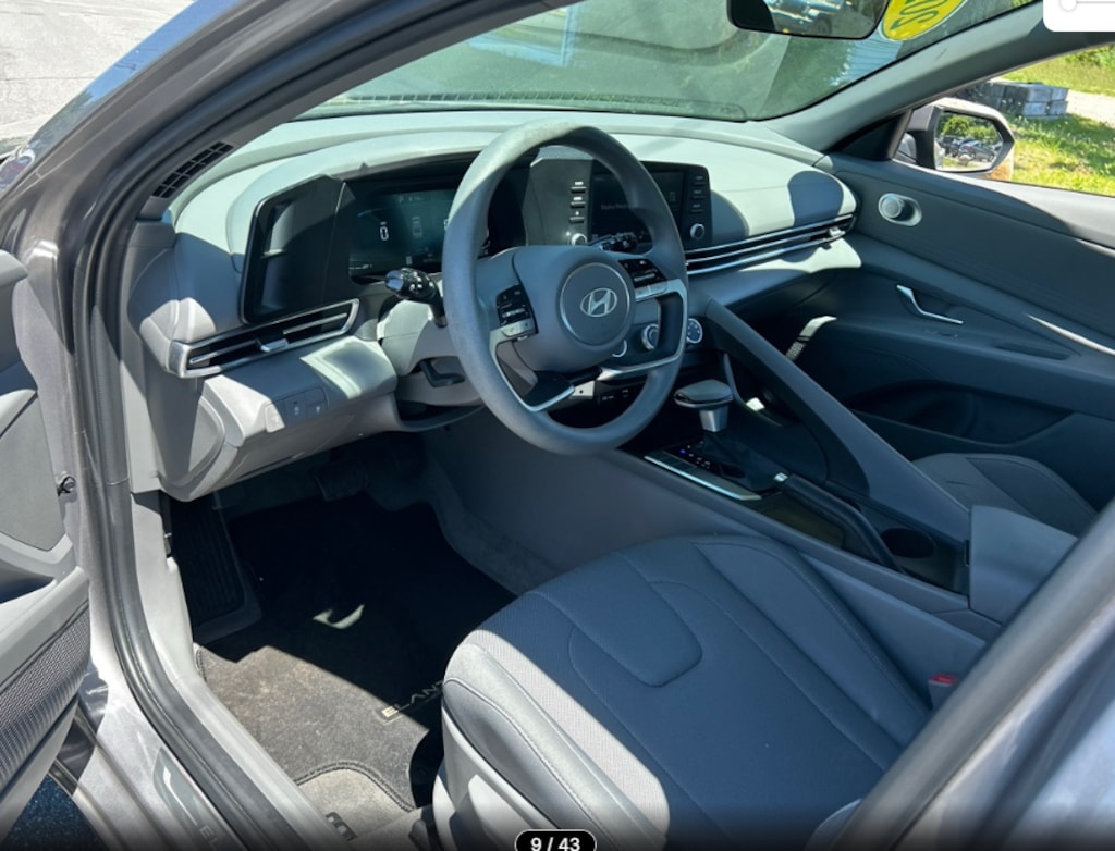 Used 2024 Hyundai Elantra SE Sedan