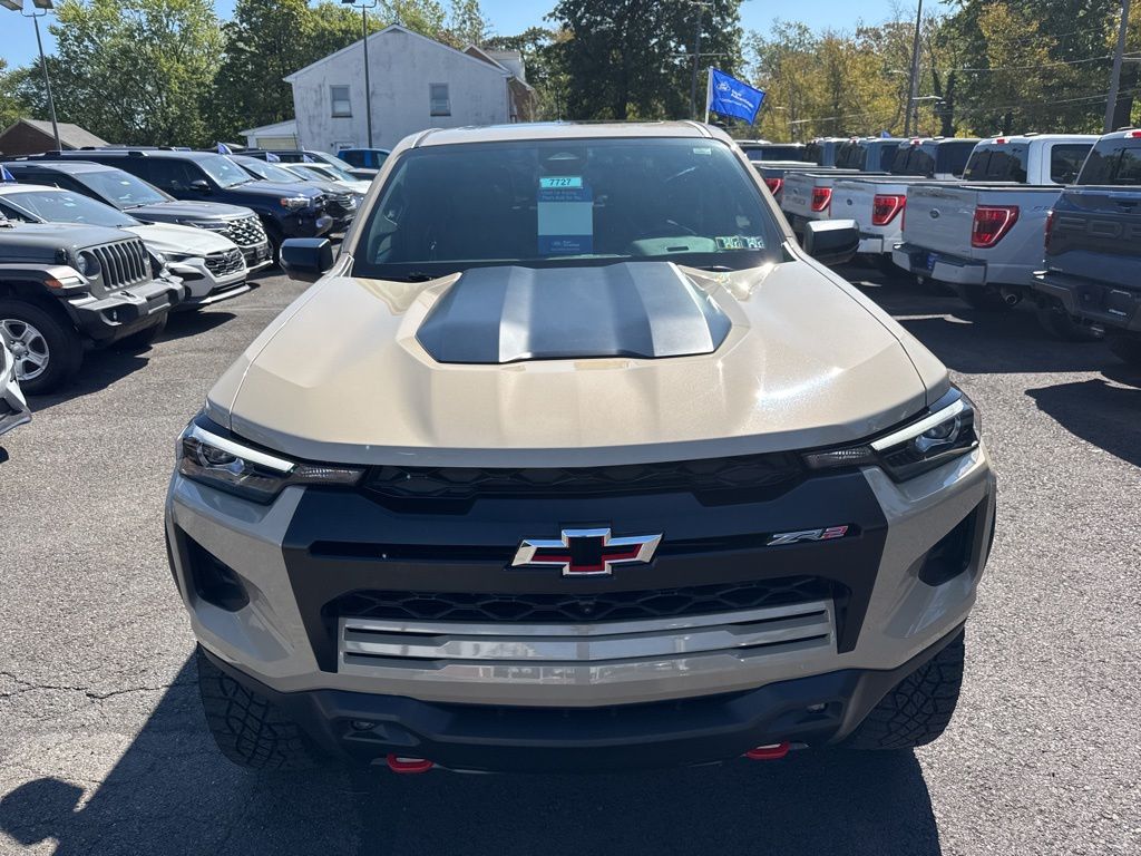 2024 Chevrolet Colorado ZR2 photo 2