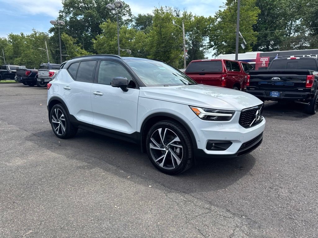 Used 2020 Volvo XC40 R-Design SUV