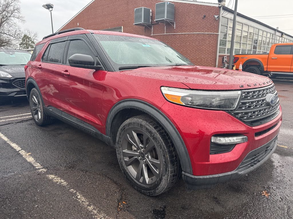 2021 Ford Explorer XLT photo 3