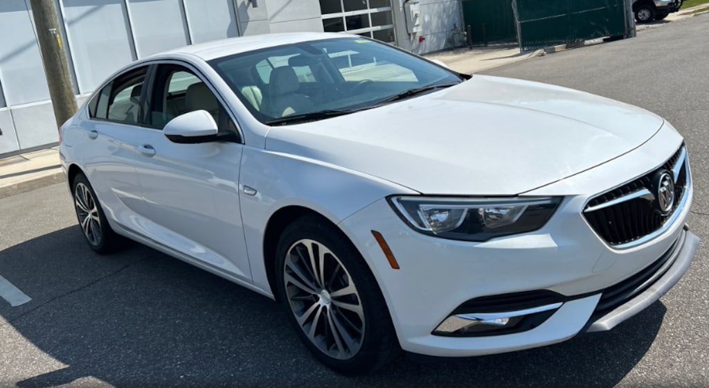 Certified 2018 Buick Regal Sportback Essence with Navigation Hatchback