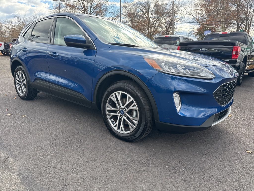 2022 Ford Escape SEL photo 3