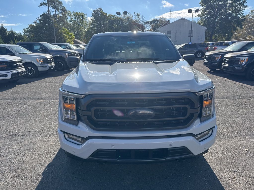 2023 Ford F-150 XLT photo 2