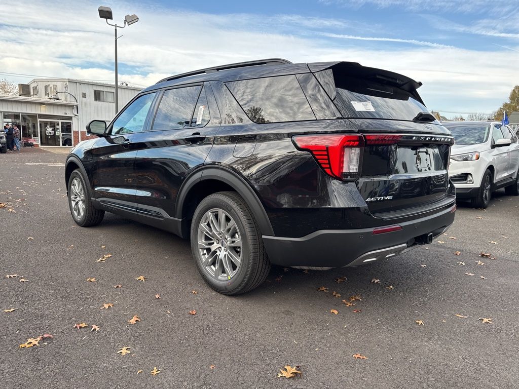 2026 Ford Explorer photo 2