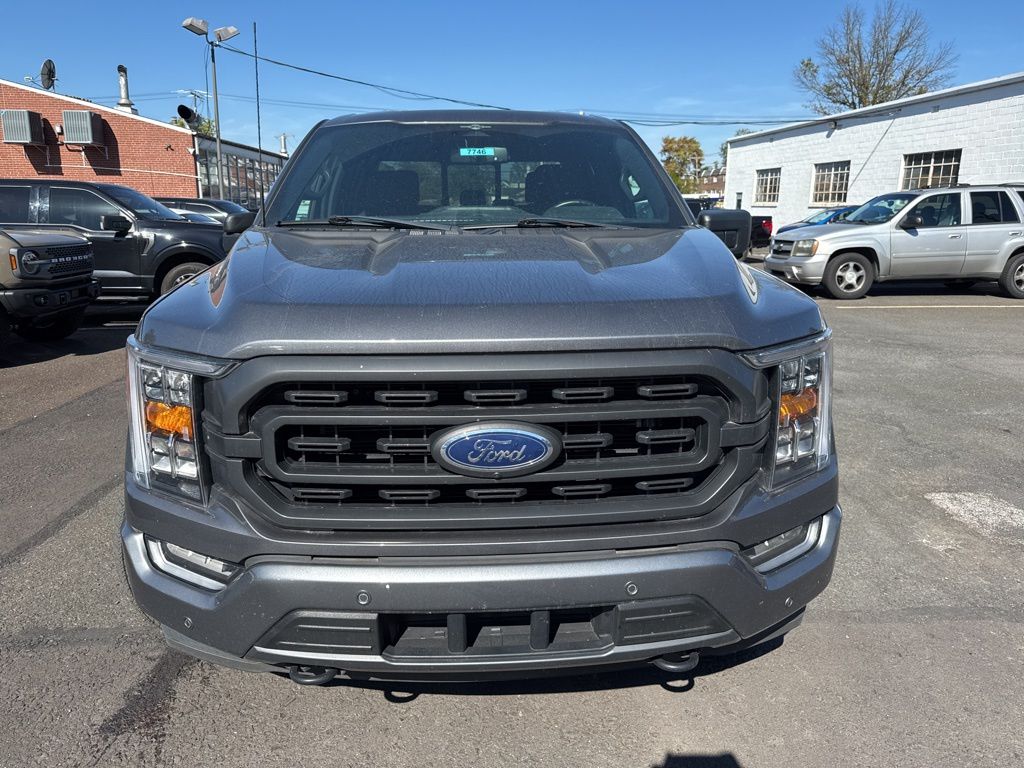 2023 Ford F-150 XLT photo 2