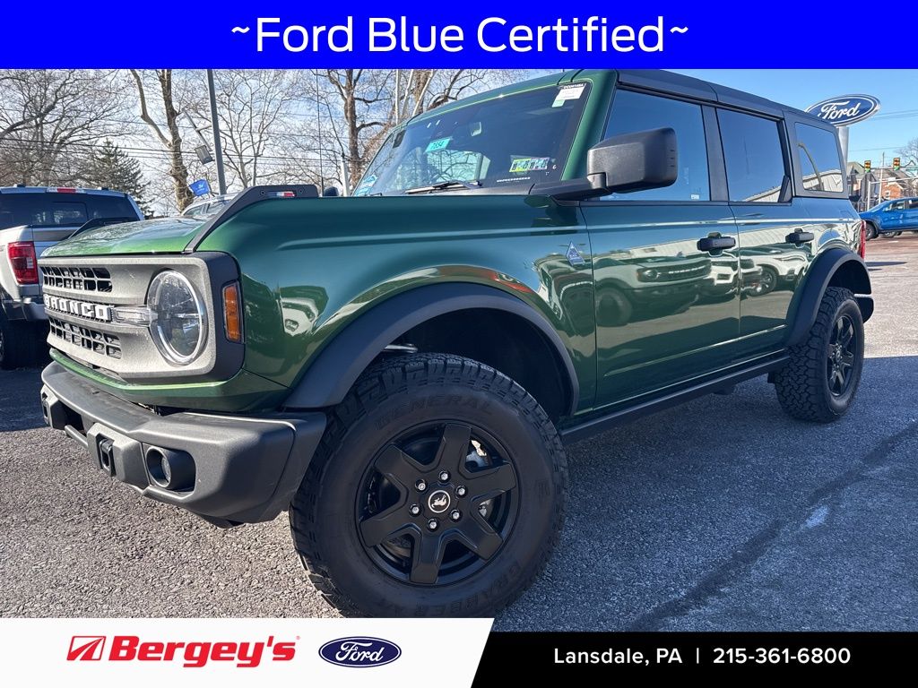 2024 Ford Bronco 4-Door Black Diamond's photo