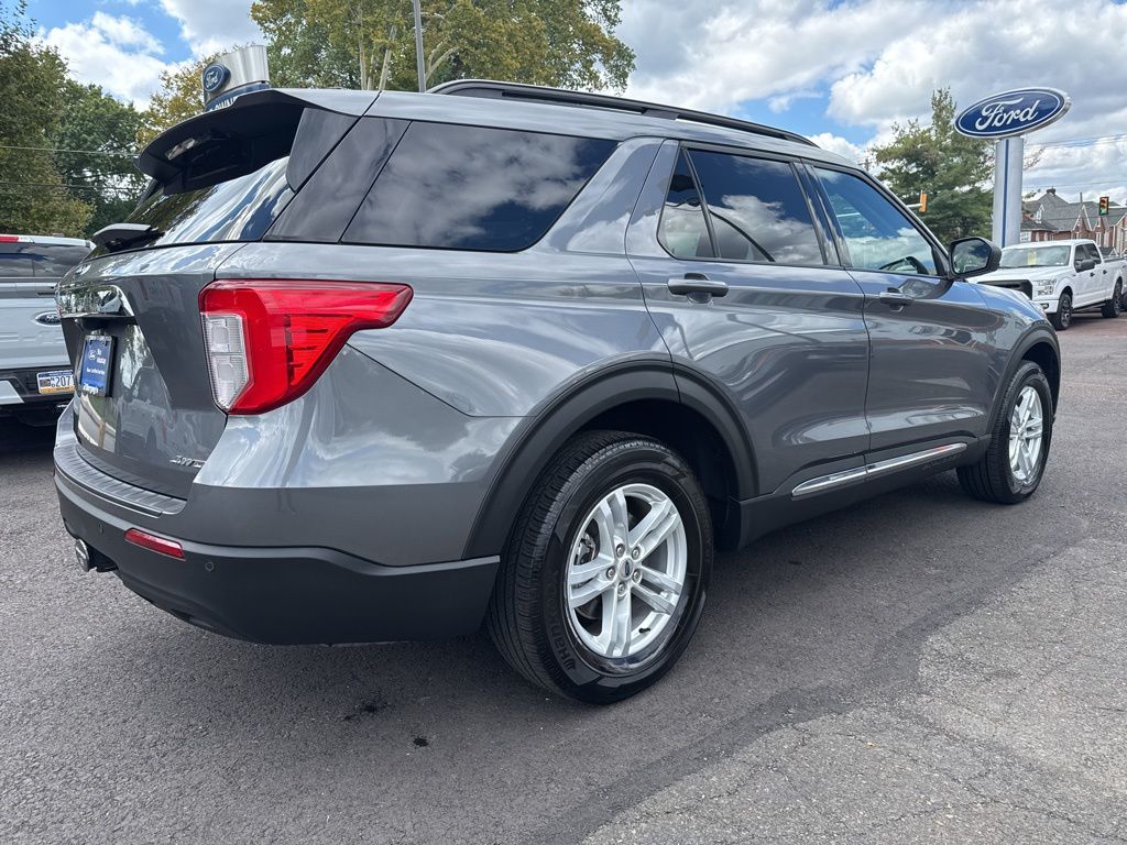 2022 Ford Explorer XLT photo 3