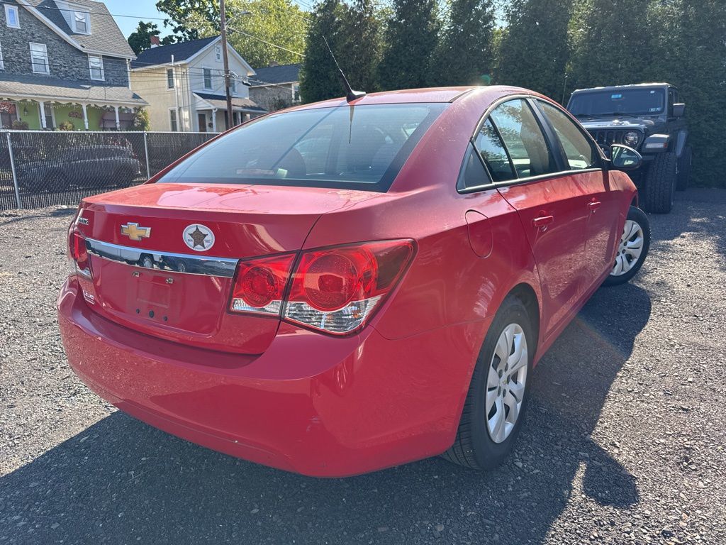 2014 Chevrolet Cruze LS photo 3