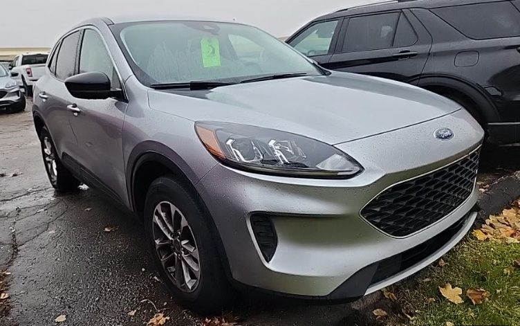 2022 Ford Escape SE photo 2