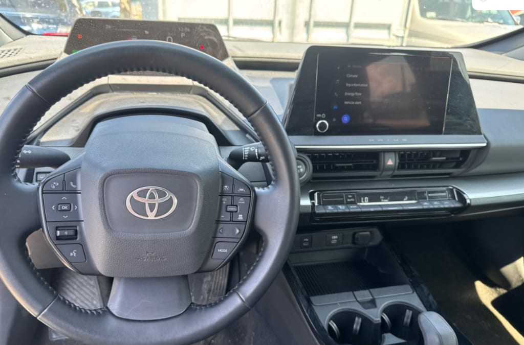Used 2023 Toyota Prius LE Hatchback