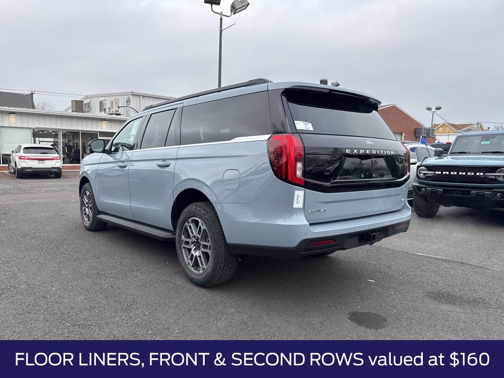 2025 Ford Expedition MAX photo 2