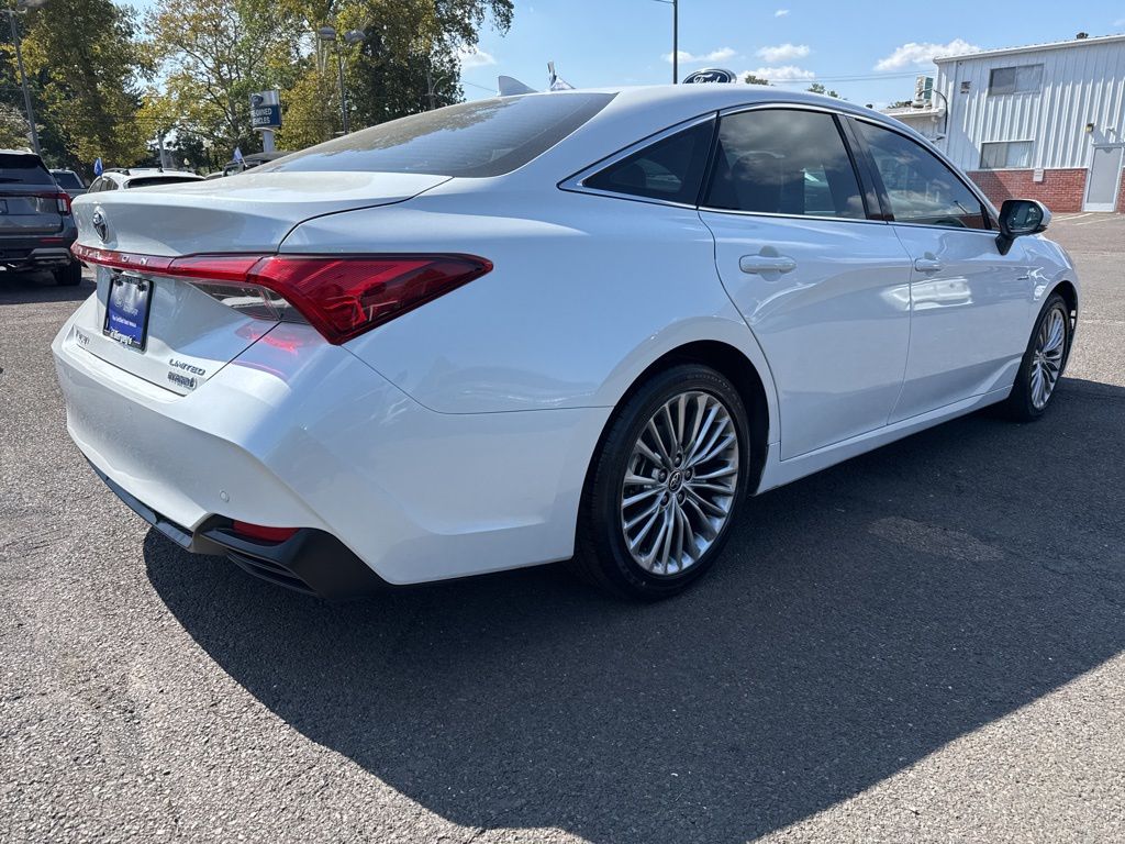 2021 Toyota Avalon Hybrid Limited photo 4
