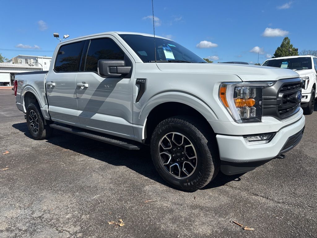 2023 Ford F-150 XLT photo 3