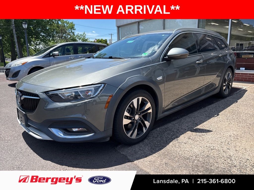 2018 Buick Regal Essence AWD's photo