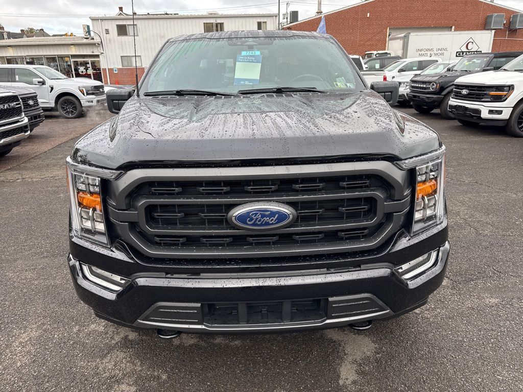 2023 Ford F-150 XLT photo 2