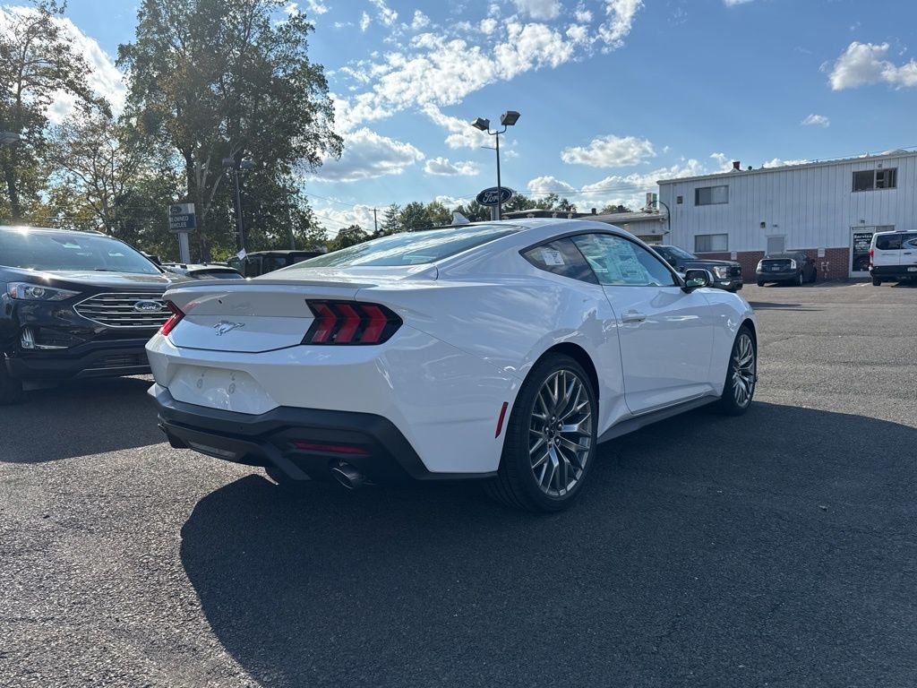 2025 Ford Mustang EcoBoost Premium photo 3