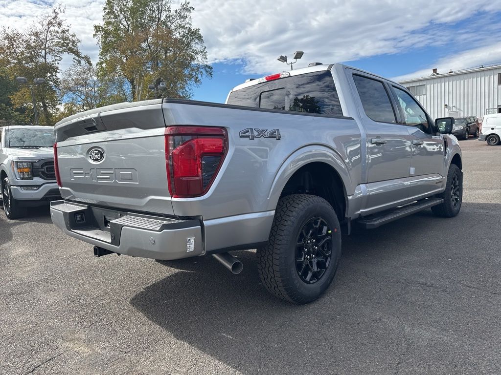 2025 Ford F-150 XLT photo 3