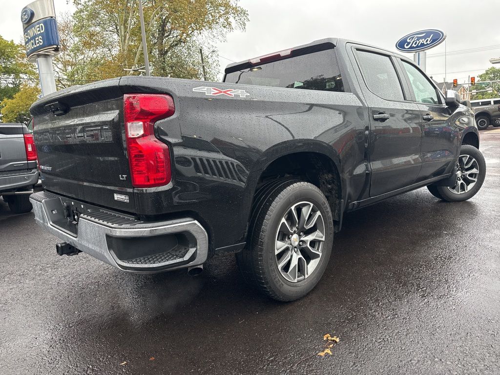 2022 Chevrolet Silverado 1500 LT photo 4