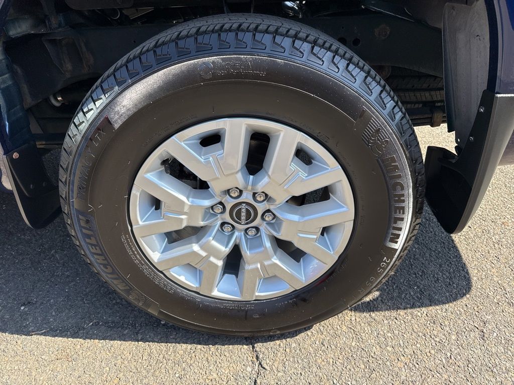 2022 Nissan Frontier SV - Photo 8