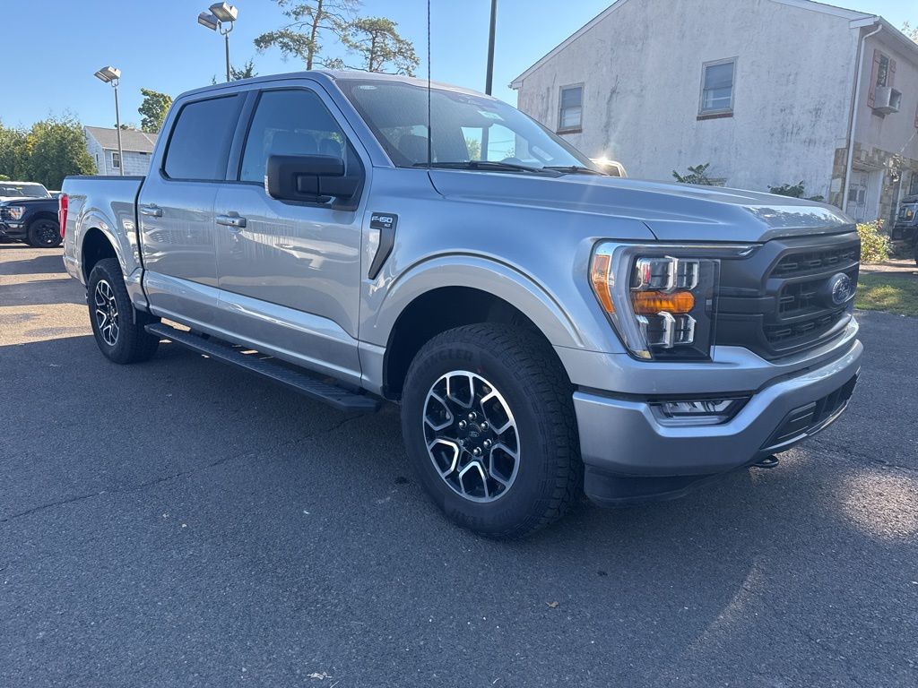 2023 Ford F-150 XLT photo 3