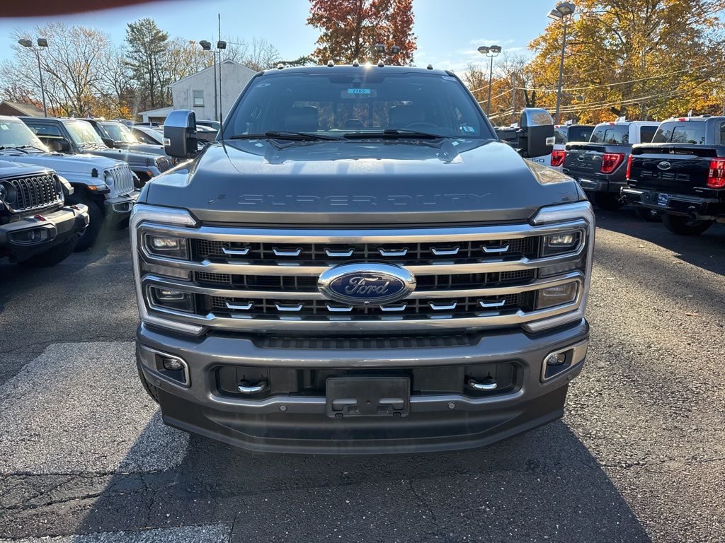 2023 Ford F-350 photo 2