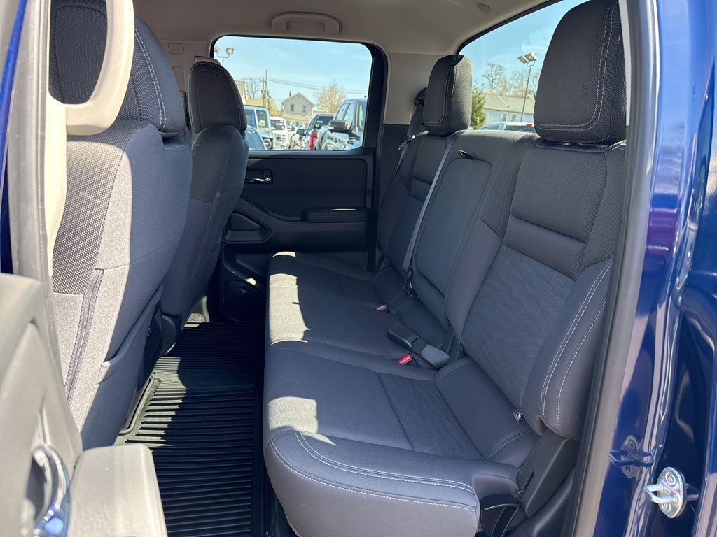 2022 Nissan Frontier SV - Photo 14