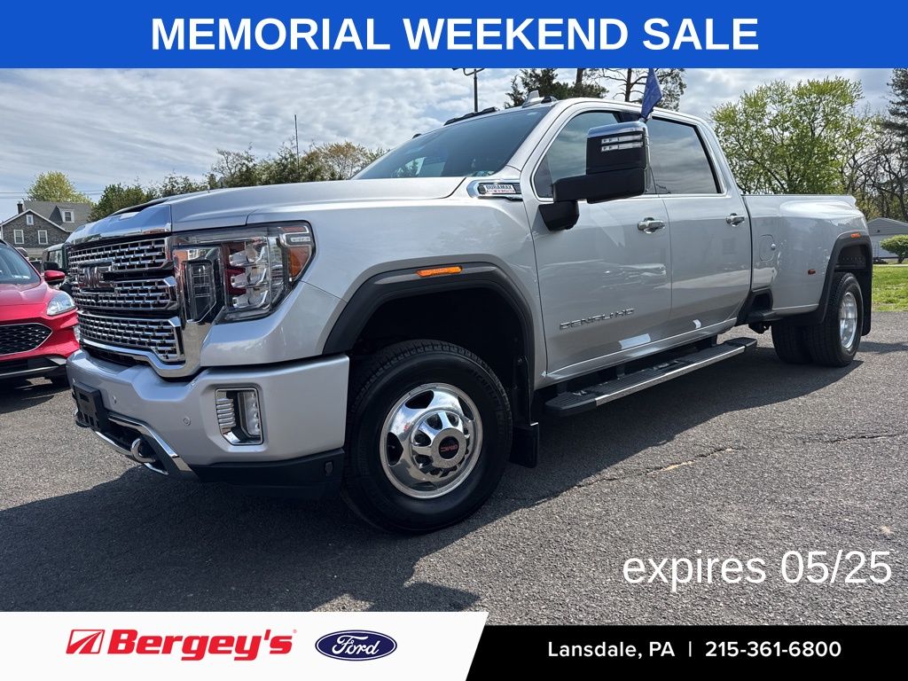 2020 GMC Sierra 4WD Crew Cab Long Box DRW Denali's photo