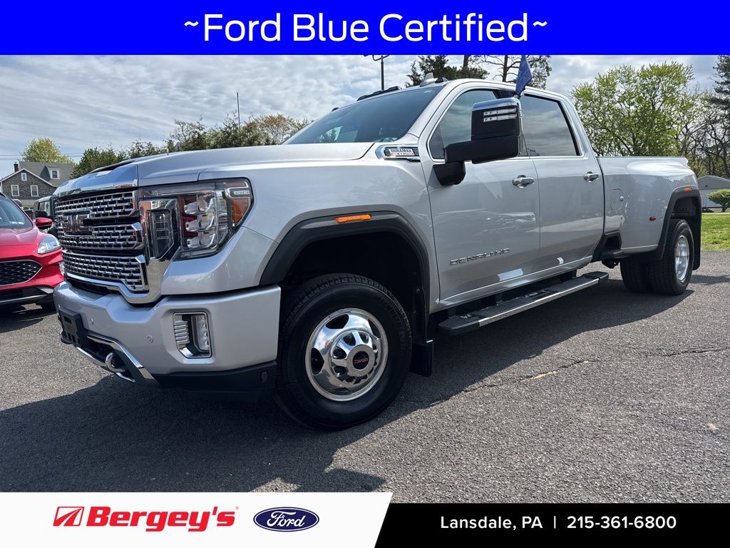 2020 GMC Sierra 4WD Crew Cab Long Box DRW Denali's photo