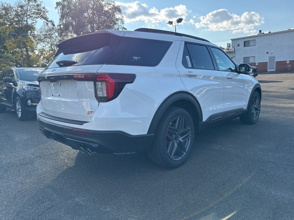 2025 Ford Explorer ST photo 3