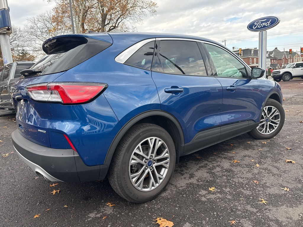 2022 Ford Escape SEL photo 3