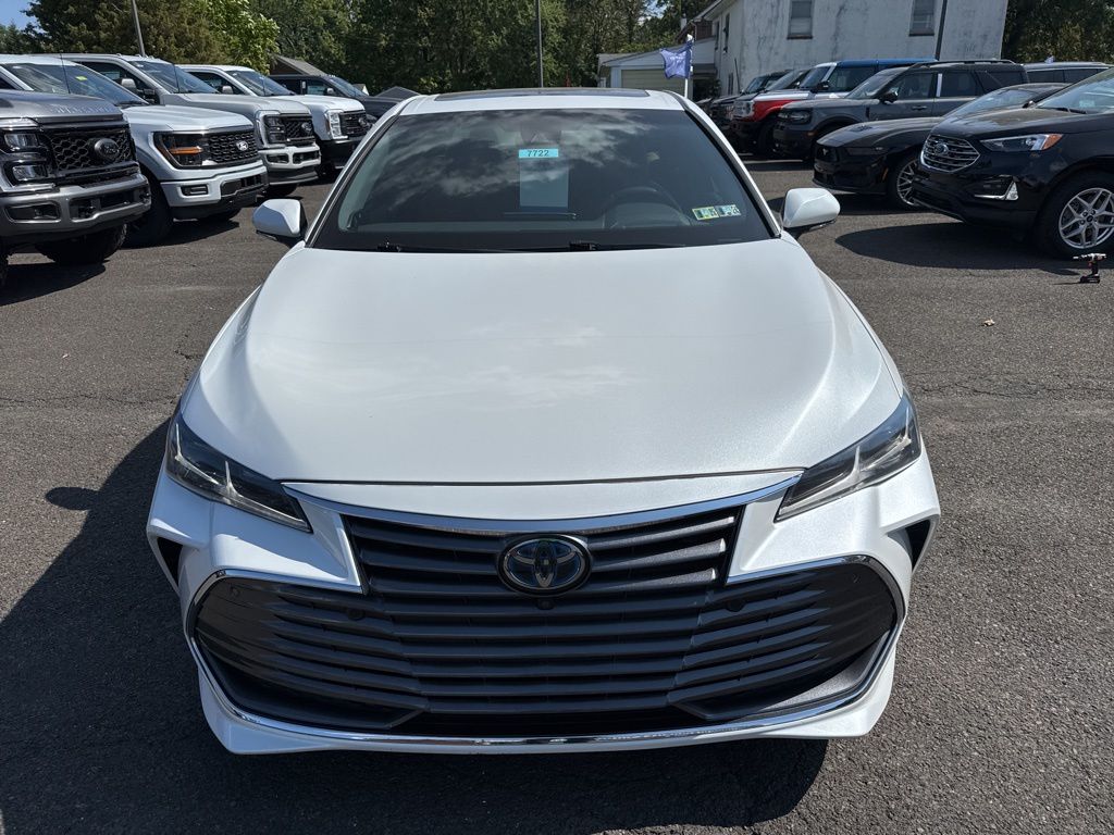 2021 Toyota Avalon Hybrid Limited photo 2