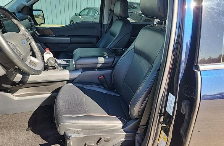 2023 Ford F-150 Lariat photo 2