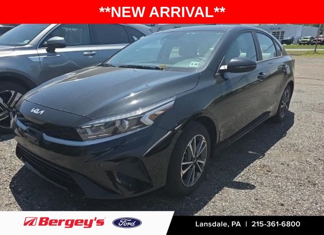 2023 Kia Forte LXS AT's photo