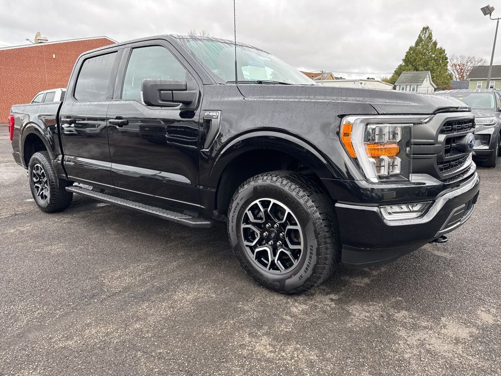 2023 Ford F-150 XLT photo 3