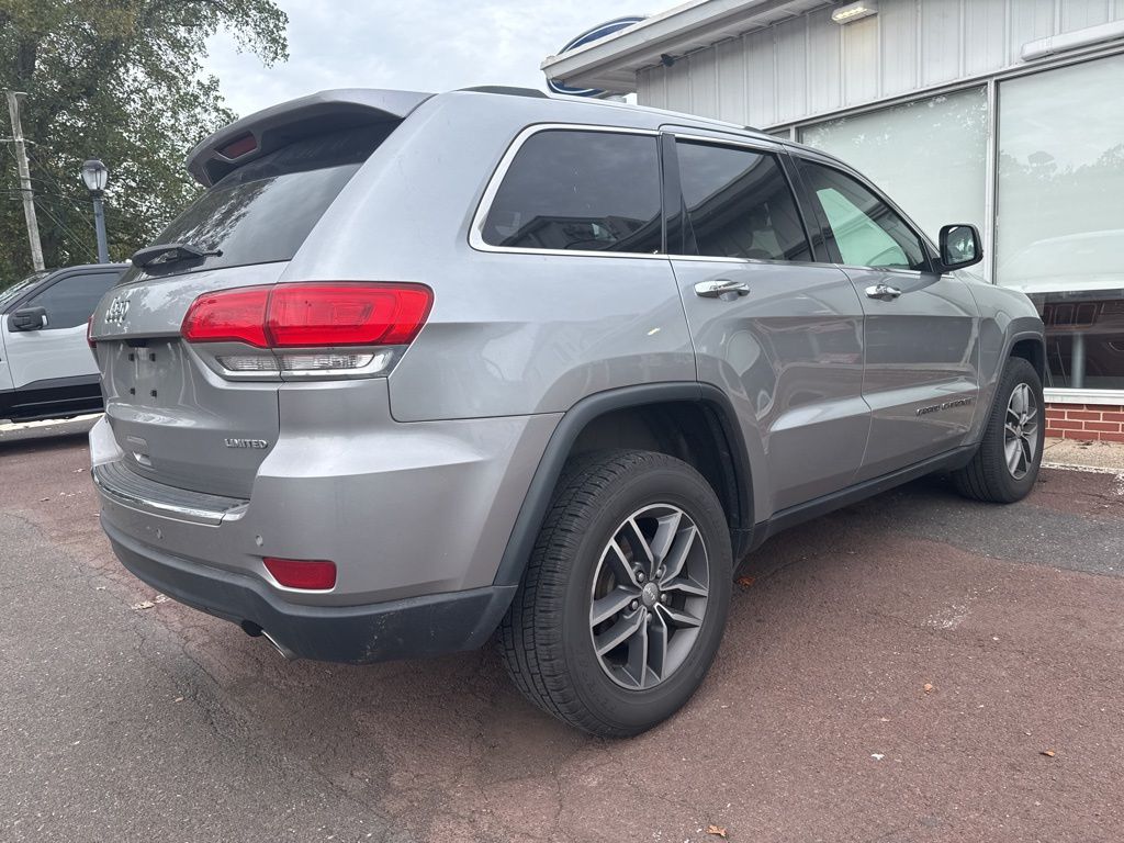 2018 Jeep Grand Cherokee Limited photo 2