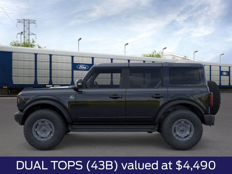 2025 Ford Bronco Outer Banks photo 3