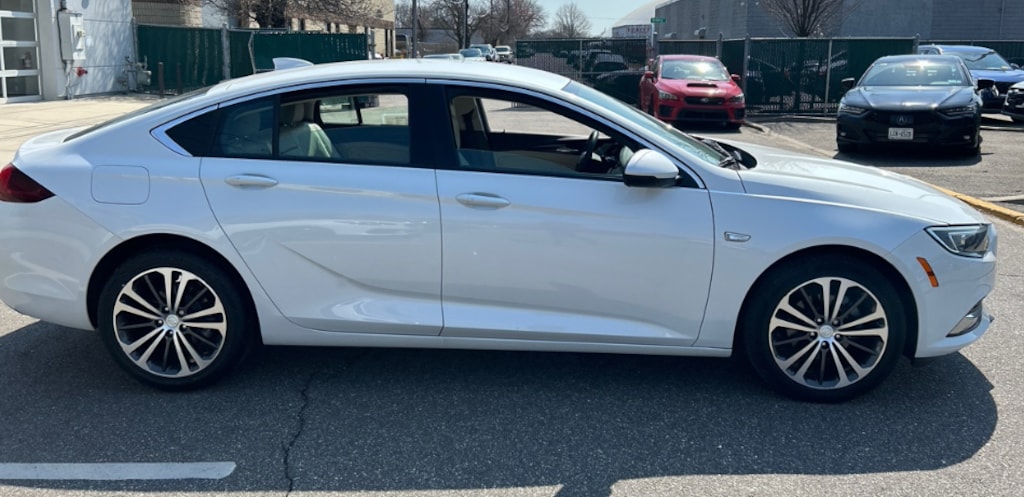 Certified 2018 Buick Regal Sportback Essence with Navigation Hatchback