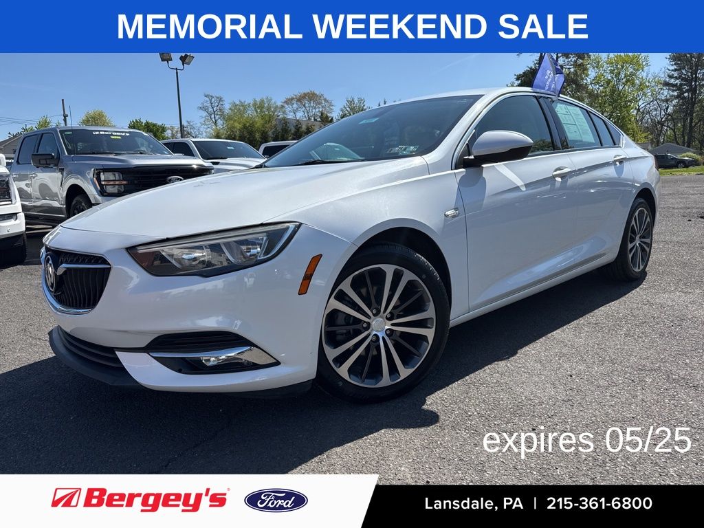 2018 Buick Regal Essence FWD's photo