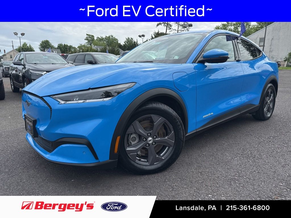 2022 Ford Mustang-Mach-e Select's photo