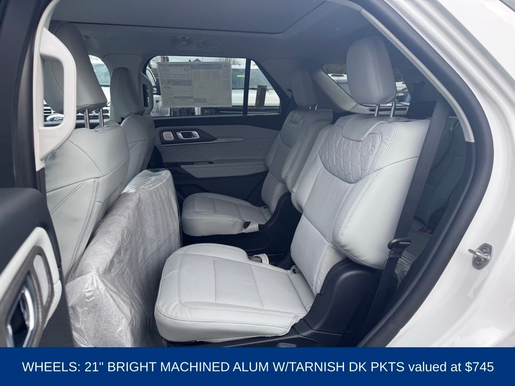 2026 Ford Explorer Platinum - Photo 7