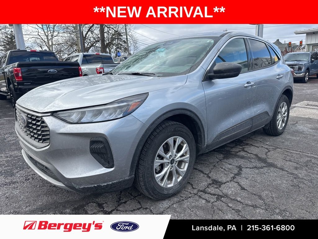 2023 Ford Escape Active's photo