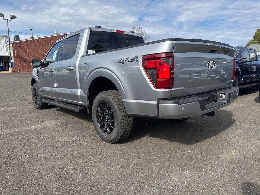 2025 Ford F-150 XLT photo 4